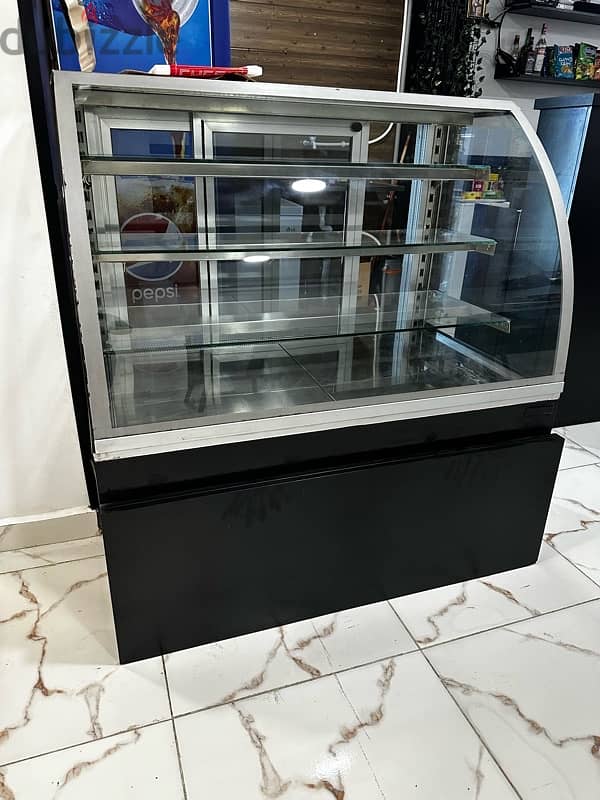 Display fridge 3