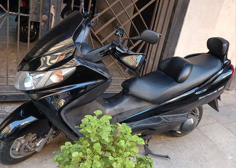 SKYWAVE 250 Suzuki دراجة نارية سوزوكي سكاي وايف 7