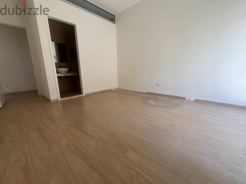 Apartment for sale in badaro شقة للبيع في بدارو 12