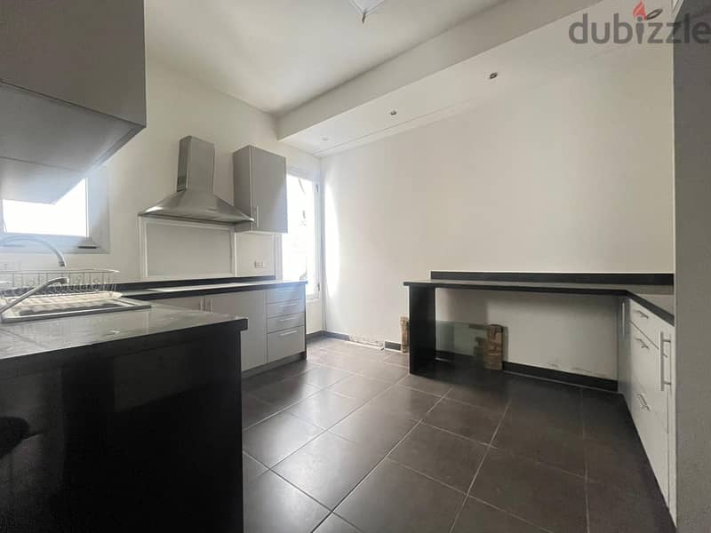 Apartment for sale in badaro شقة للبيع في بدارو 2