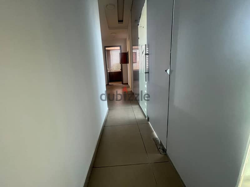 Office for Sale in Badaro مكتب واسع للبيع في بدارو 5