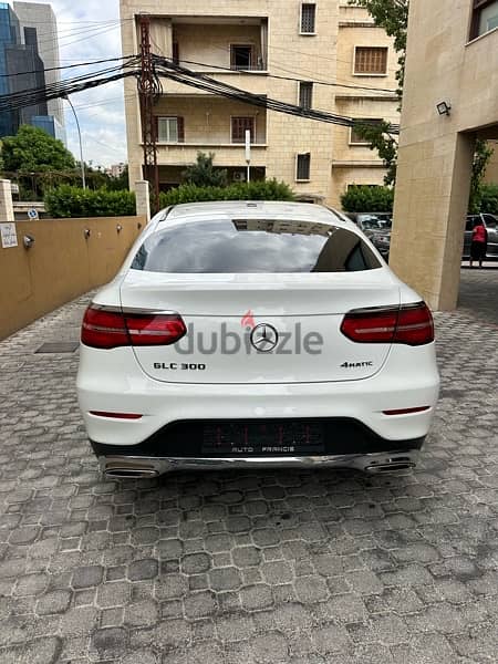 Mercedes GLC 300 coupe 4matic 2017 white on black (clean carfax) 5