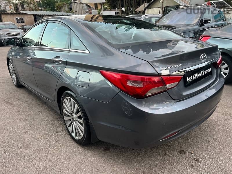 Hyundai Sonata Special Edition 3