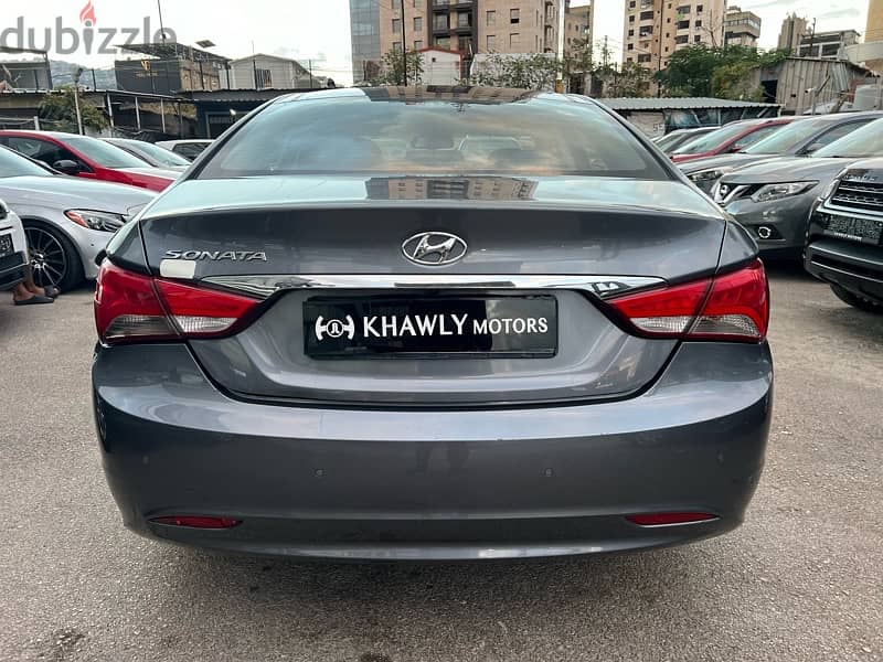 Hyundai Sonata Special Edition 4