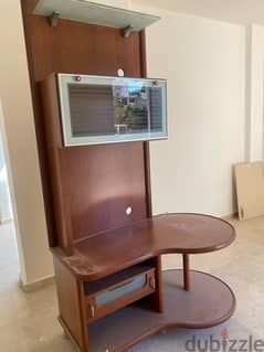 TV STAND OR TOILETTE 0