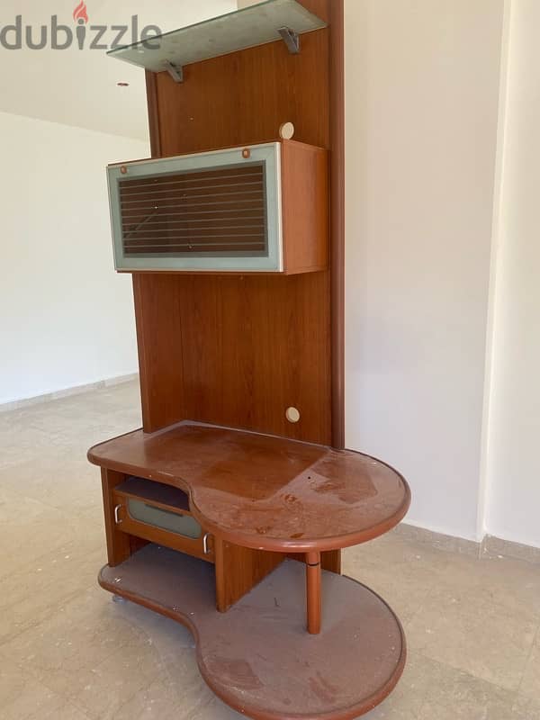 TV STAND OR TOILETTE 1