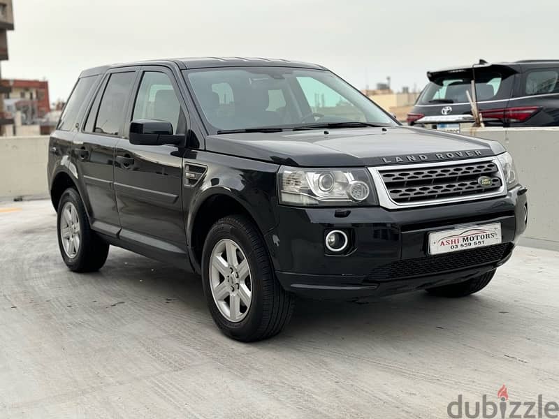 Land Rover LR2 2013 1