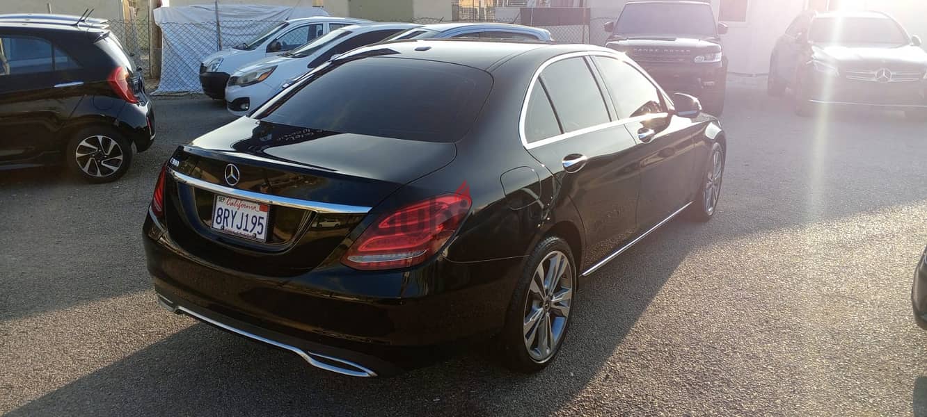 Mercedes-Benz C300 Luxury 2016 Clean Carfax 3