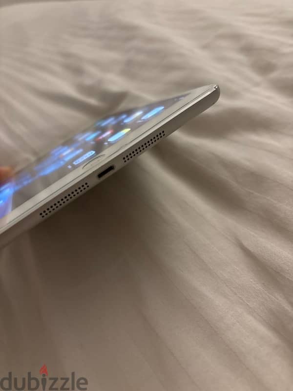 Apple ipad Model A1432 3