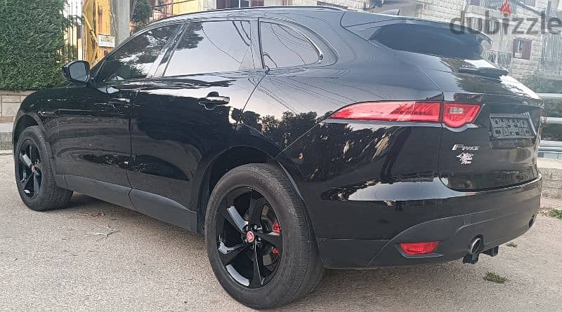 Jaguar F-Pace 2017 black 5