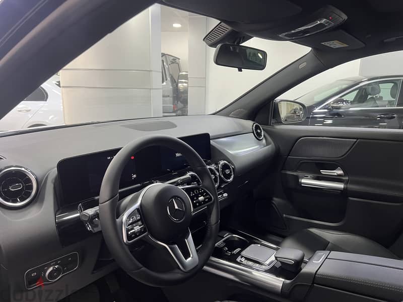 Mercedes-Benz GLA-Class 2023 8