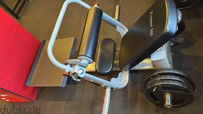 Hip thrust machine & Rowing machine 1