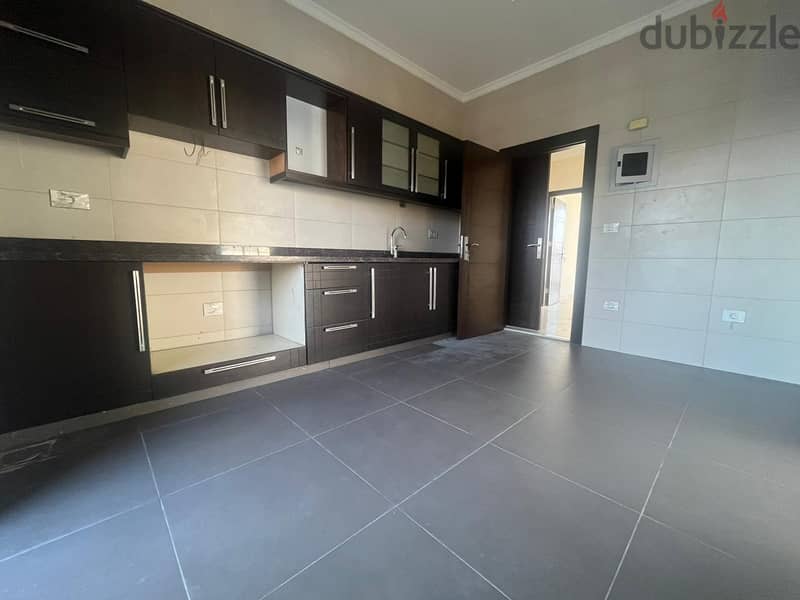 Apartment for sale in Badaro شقة للبيع في بدارو 5