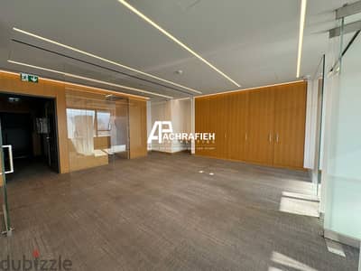 Office for Rent In Achrafieh - مكتب للإجار في الأشرفية