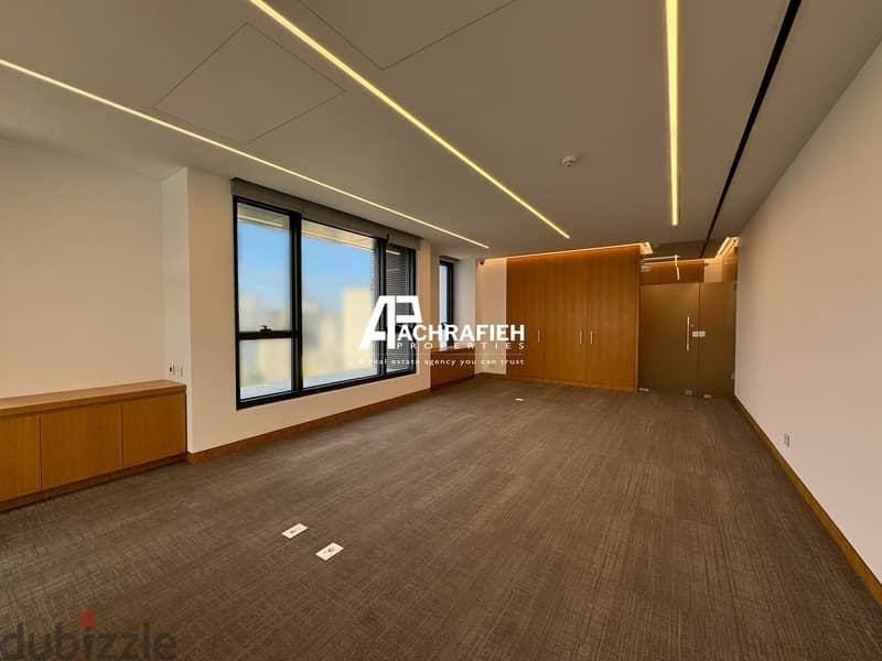 Office for Rent In Achrafieh - مكتب للإجار في الأشرفية 1