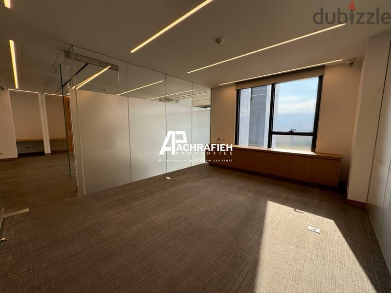 Office for Rent In Achrafieh - مكتب للإجار في الأشرفية 4