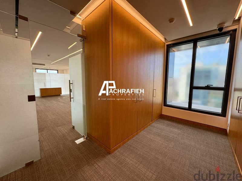 Office for Rent In Achrafieh - مكتب للإجار في الأشرفية 7