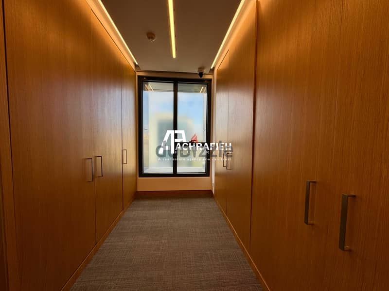 Office for Rent In Achrafieh - مكتب للإجار في الأشرفية 8