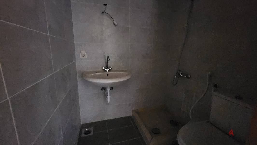 Apartment for sale in Louaizeh شقة للبيع في اللويزة 7