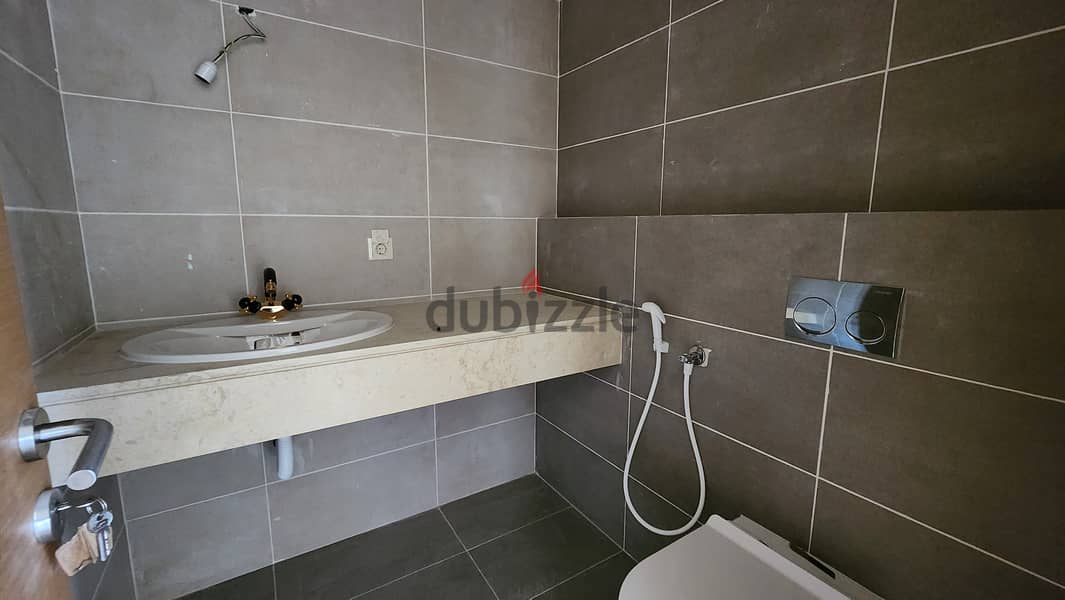 Apartment for sale in Louaizeh شقة للبيع في اللويزة 8