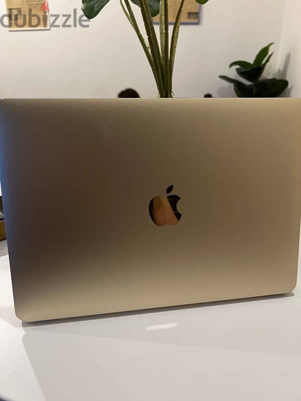 MacBook 1