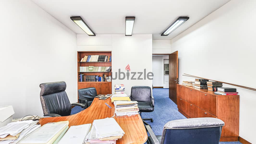 Office for sale in Achrafieh مكتب للبيع في الاشرفية 4