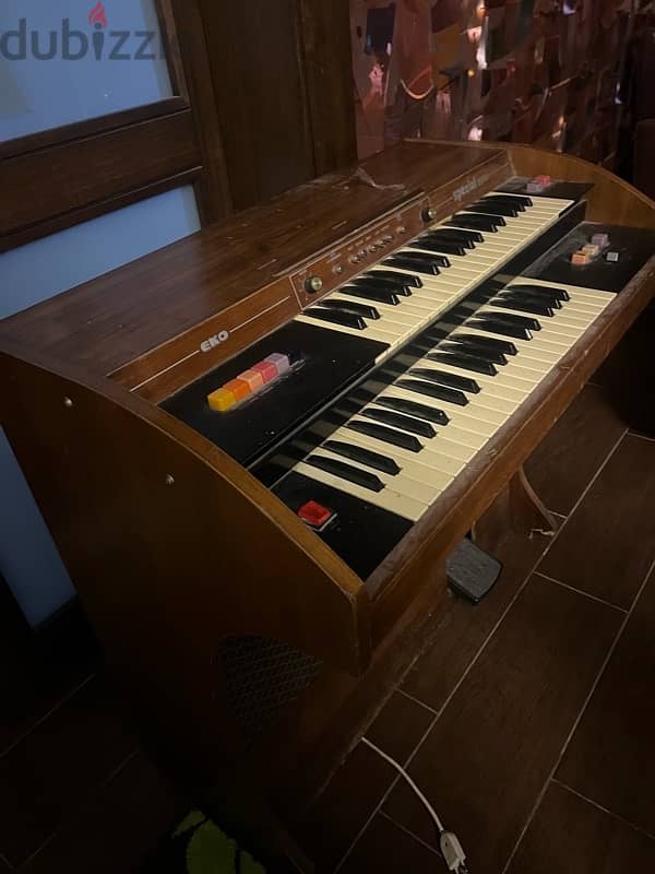 piano old 3