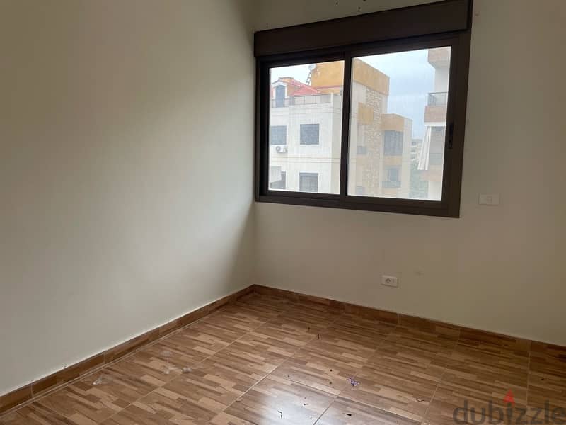 Duplex For Rent In Bouar شقة دوبلكس (غير مفروشة) للإيجار السنوي 4