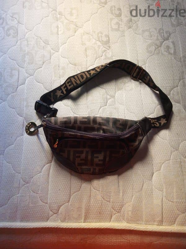 original brand new Fendi belt bag made in italy/شنطه بطن فندي أيطاليه 1