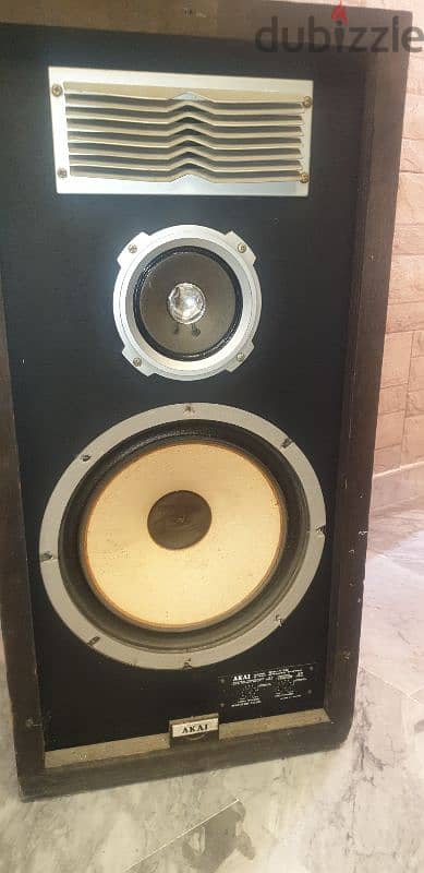 Akaii  speakers  and subwoofer 2