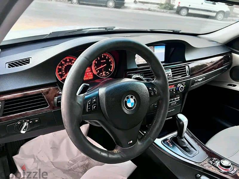 BMW 3-Series 2011 7