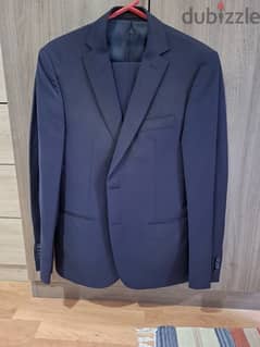 5 Used Suits In Good Condition   ٥ بدلات مستعملة 0