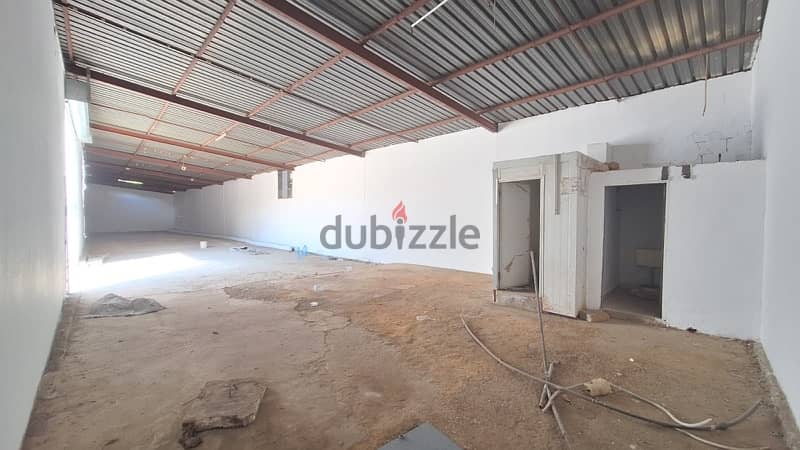 Spacious Warehouse for rent in Biakout. 0