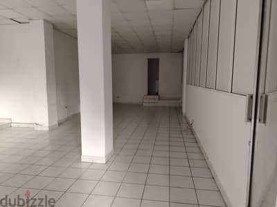 350 SQM Prime Location Warehouse in Jdeideh , Metn