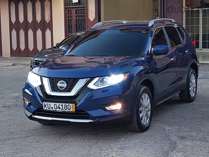 Nissan Rogue model 2018 SV ajnabe super clean 0