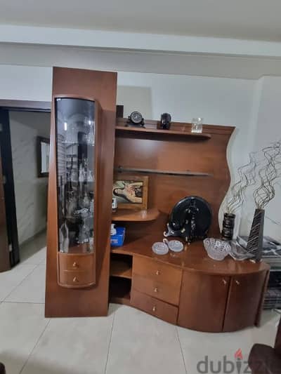 TV unit خشب كتير تقيل