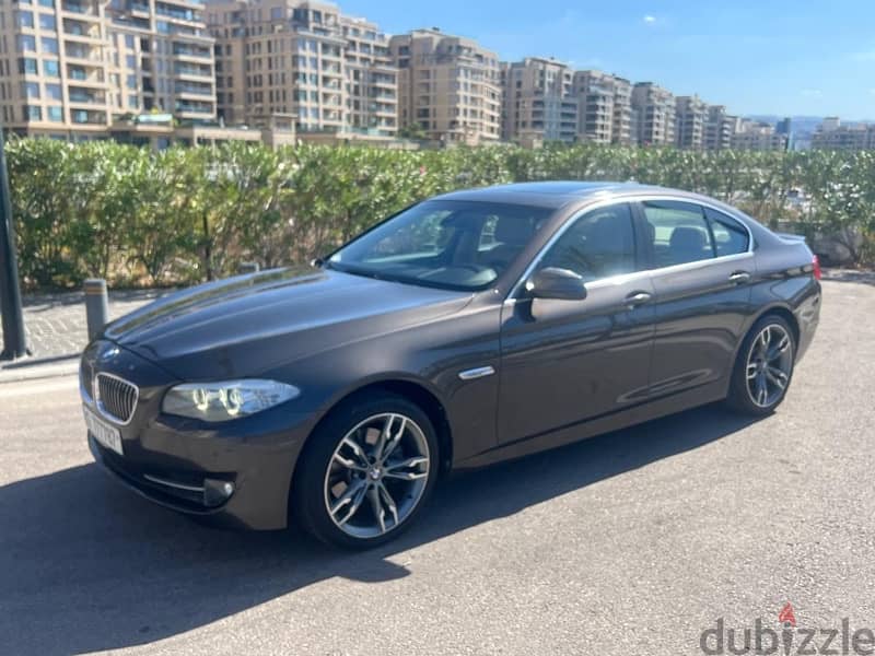 BMW 5-Series 2012 6