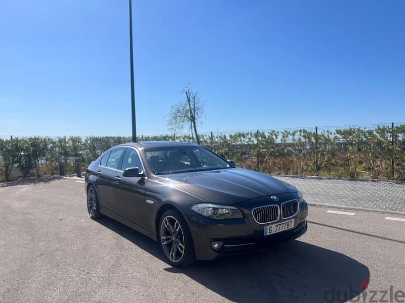 BMW 5-Series 2012 16