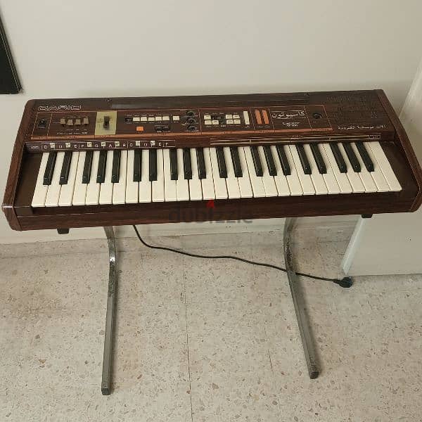 vintage casiotone Arabic keyboard 1