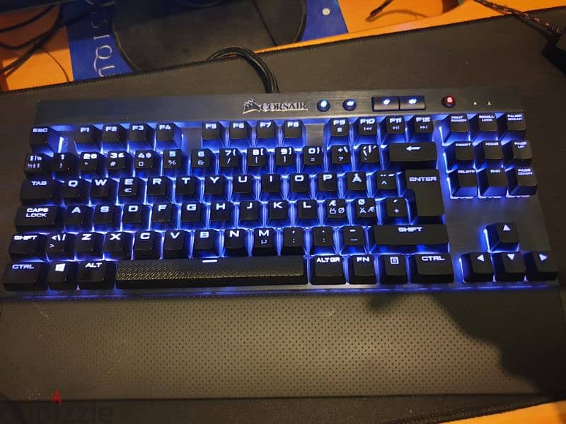 K65 Corsair keyboard + free bloody gaming mouse 1