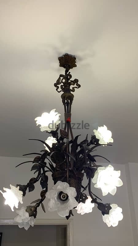 Used Chandeliers with perfect condition / ثريات مستعملة بحالة ممتازة 0