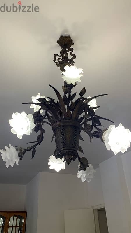 Used Chandeliers with perfect condition / ثريات مستعملة بحالة ممتازة 2