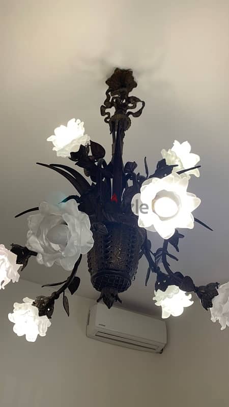 Used Chandeliers with perfect condition / ثريات مستعملة بحالة ممتازة 3