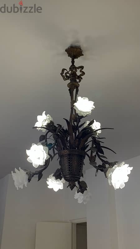 Used Chandeliers with perfect condition / ثريات مستعملة بحالة ممتازة 4