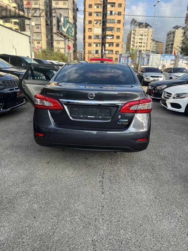 Nissan Sentra 2013 1