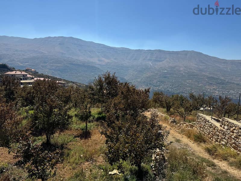 Land for sale in Bcharre أرض للبيع في بشري 2