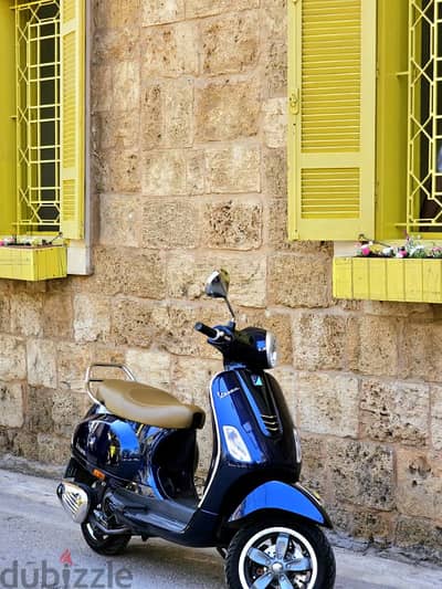 Vespa 150 – Original Midnight Blue, Perfect Condition + Extras