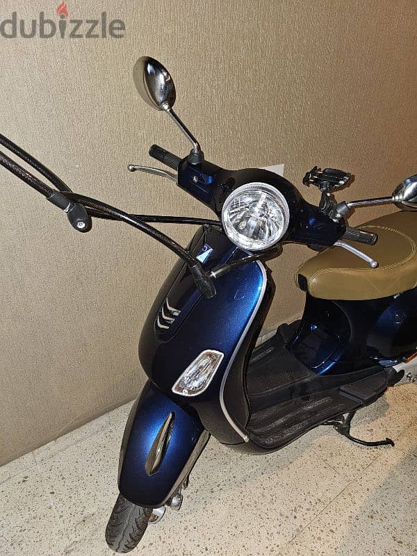 Vespa 150 – Original Midnight Blue, Perfect Condition + Extras 6