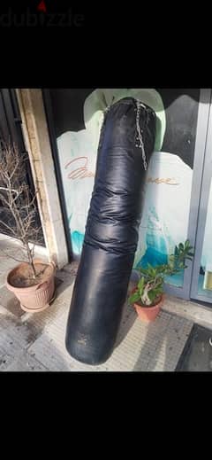 Boxing bag 1.9 m used like new for 70$ 0