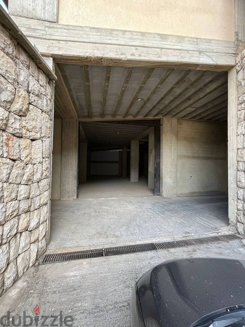 Huge 1500 sqm warehouse (depot) for rent in haret sakher 2